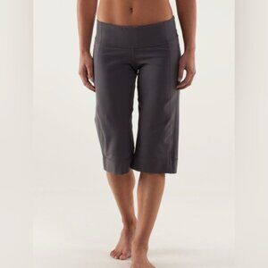 Lululemon green Wide Leg clam digger casual lightweight silky